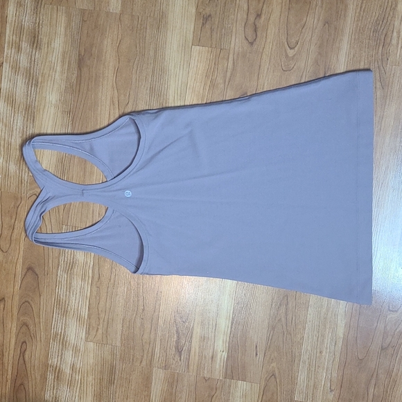 Lululemon Size 4 tank NWOT - Picture 2 of 3